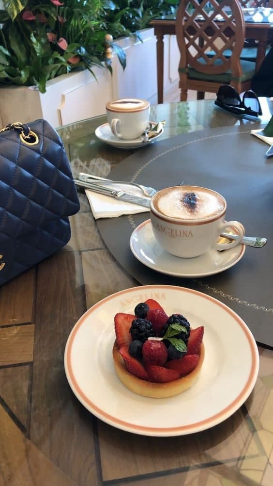goh_hailey's tweet photo. Meeting with a client. ❤️😍 https://t.co/T6IiPX86ES