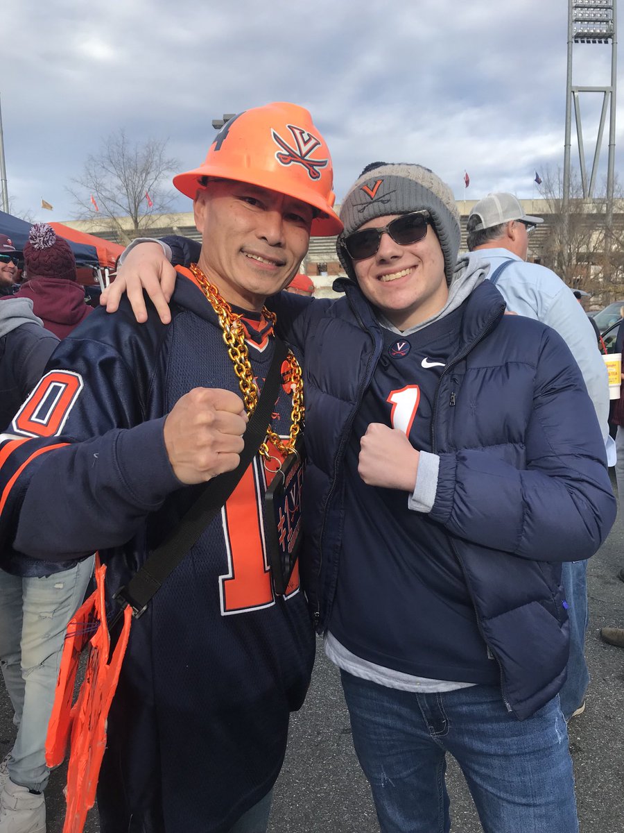 DougRugbee's tweet photo. #hohoos #wahoowa Beat Hokies! https://t.co/gcpz5iW3yl