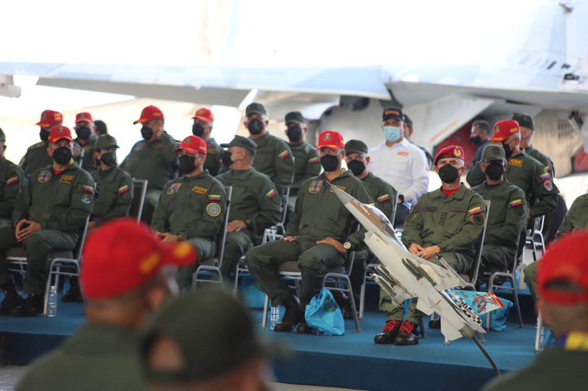 GJPedroJuliac's tweet photo. En un emotivo acto celebramos el 101° Aniversario de la @AmbFanb y 29 años de la Rebelión Cívico Militar del #27N de 1992, ratificando nuestro compromiso infinito de resguardar el espacio aéreo soberano
¡Viva la Aviación Militar Bolivariana! https://t.co/MVFVGeiAOg