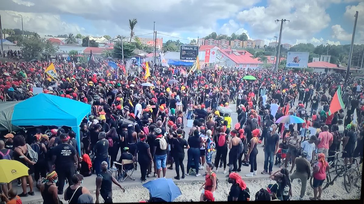 STICKofficiel's tweet photo. C’est cette guadeloupe la qu’on voulait depuis des années et dont j’en suis fier pas celle qui s’entretue .#ansanmansanm #sambelek #lyannaj #fosapeyila #guadeloupe❤️ https://t.co/B9EUtdNmzx