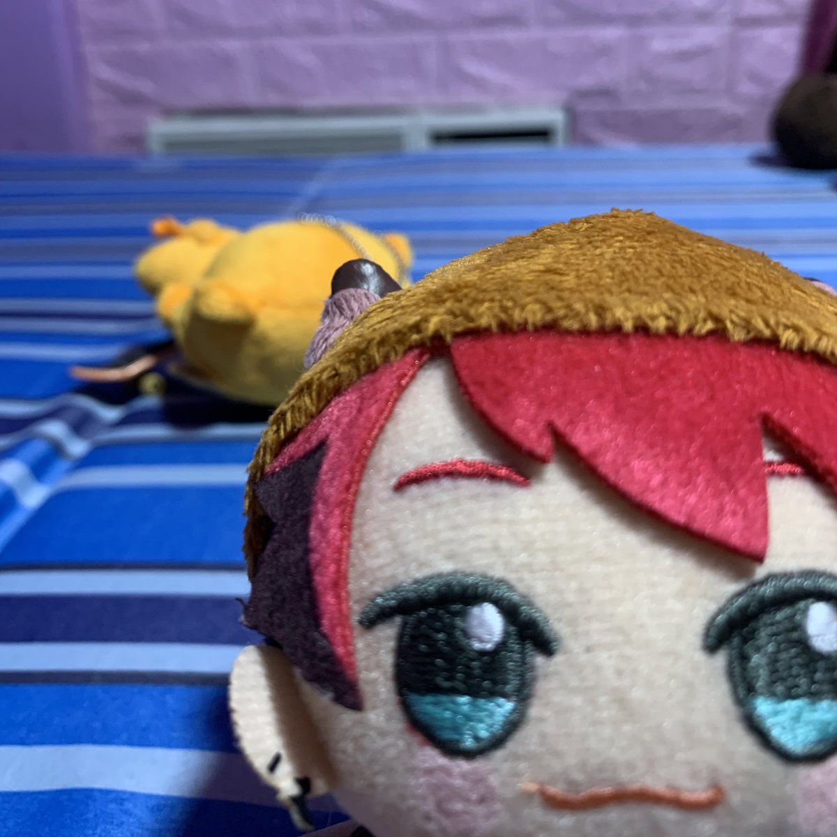 ten-chan tried skateboarding but