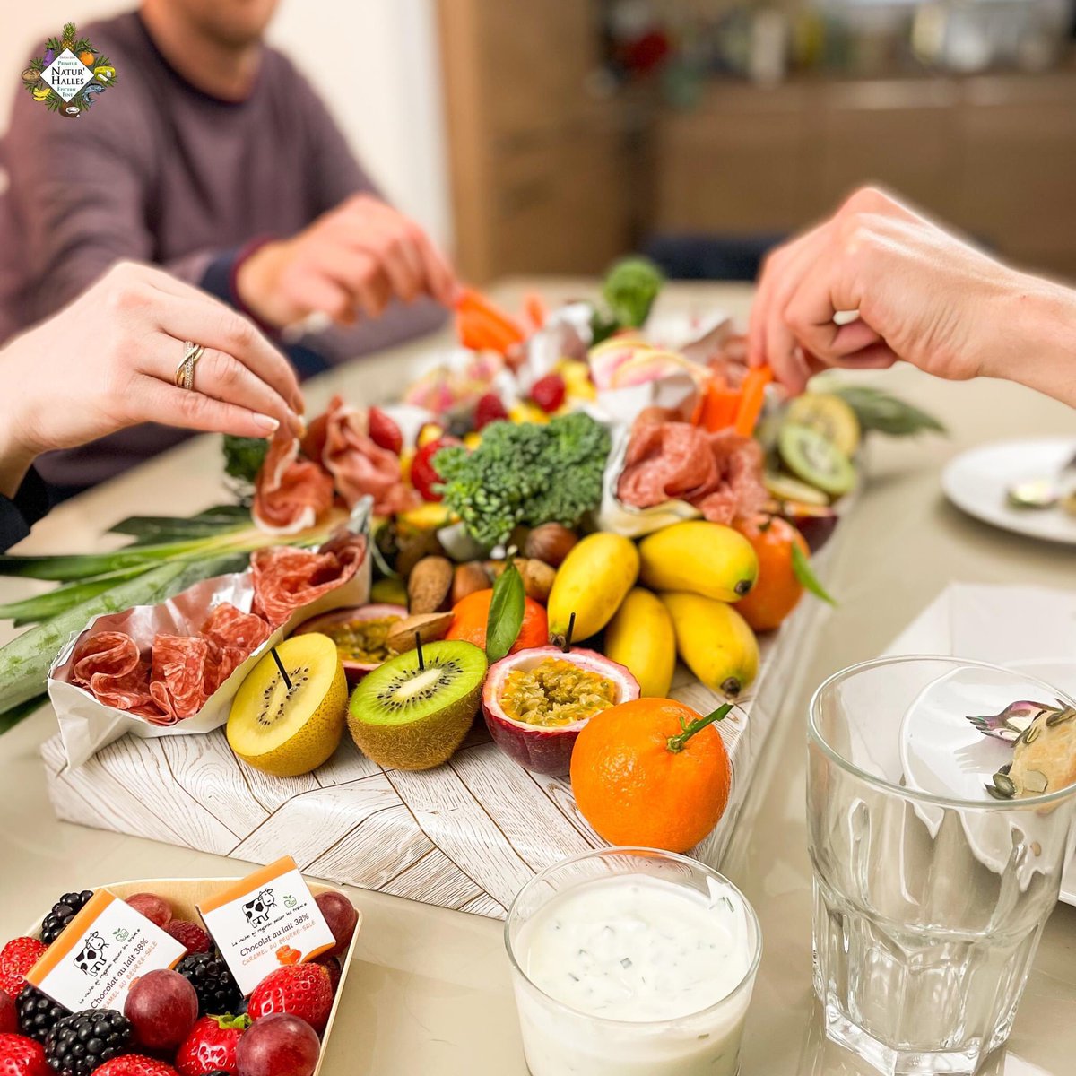 Votre primeur, au service des particuliers, des entreprises qui fédèrent autour du bien manger.
Le partage une valeur capitale.

Les planches transportables, plaisir et convivialité.

#primeur #b2c #b2b #fruit #legume #fromage #charctuerie <a href="/SaveursCommerce/">Saveurs Commerce</a>