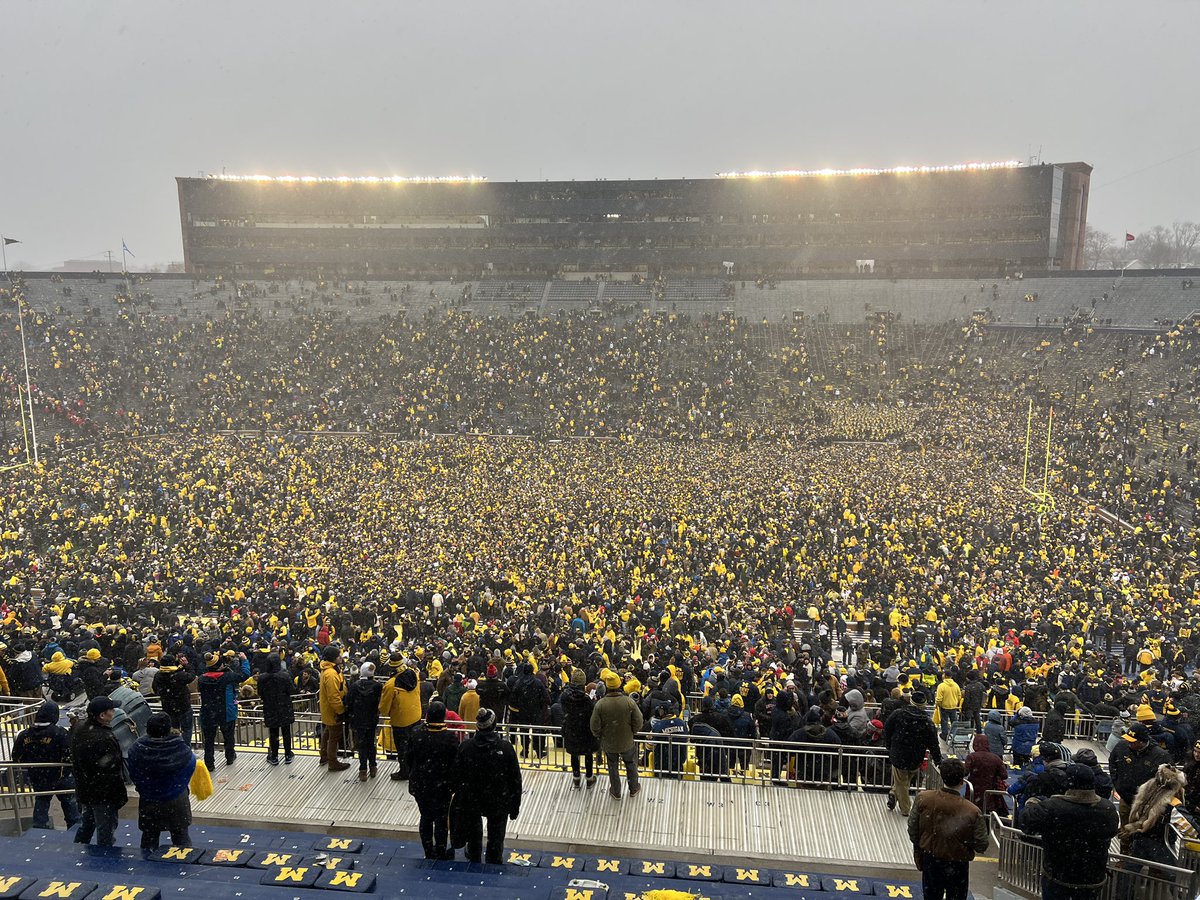 michiganalumni's tweet image. What a scene. #GoBlue