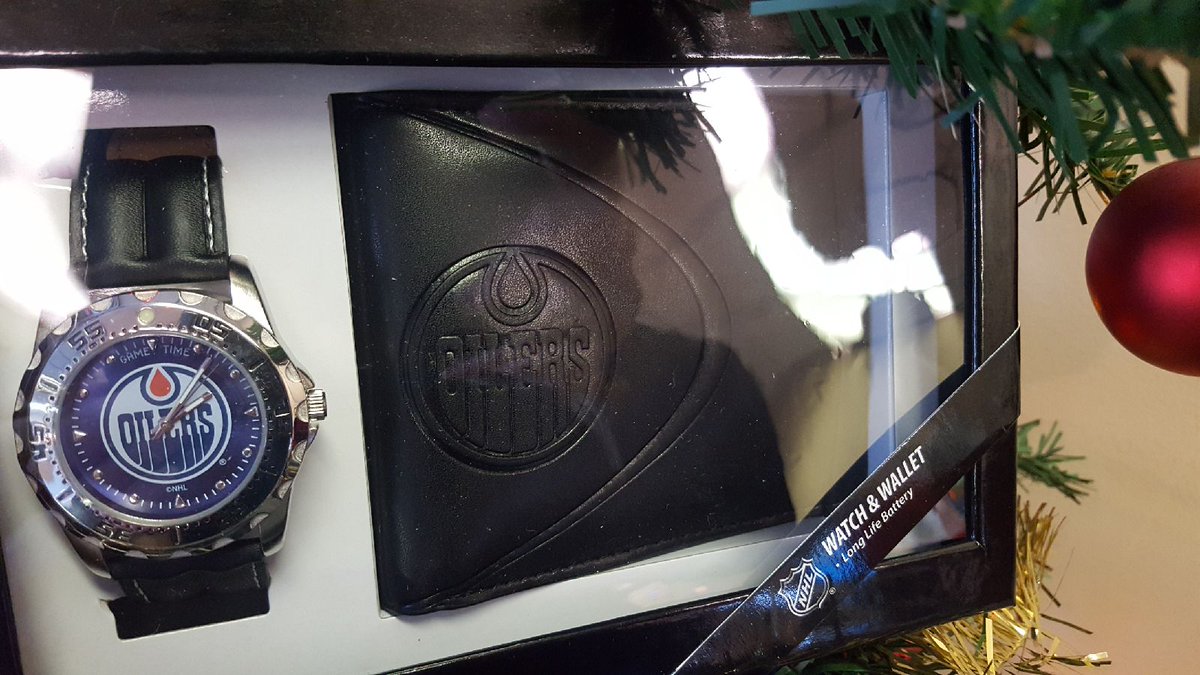 BruniBossioG's tweet photo. For all of those Edmonton Oilers fans on your Christmas list, we have a variety of official Licensed NHL watches to choose from that they will surely love. 
https://t.co/YPdQHK1S9W
#yeg #yeglocal #Christmas #christmas2021 #christmasgifts #Oilers #edmontonoilers #watches #NHL https://t.co/Jq2q0RXRqp