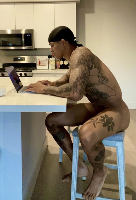 Working from home! 📑🗂💻  https://t.co/S4SNrFjjoZ https://t.co/eYlzk8Go8G<a href="/tag/demontime"class="tags"><span>#demontime</span></a>