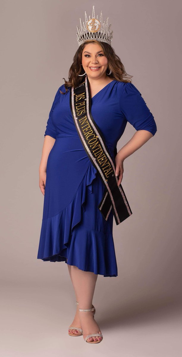 Curves_info's tweet photo. Add some new style to your wardrobe today with a style box from Sophisticated Curves. Remember, you are a queen. 👑https://t.co/XzHcghdMZA
@curves_info #sophisticatedcurves #stylebox @wrsunshine https://t.co/4w4Yv9ncq1