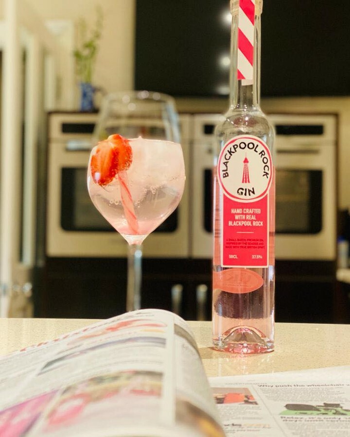 Some weekend reading! 📰🥤🎄💕🍭🗼🇬🇧
.
.
.
.

#gin #pinkgin #smallbatch #blackpool #seaside #holiday #flavouredgin #cocktails #ginandtonic #gintonic #craftgin #handmade #lancashire#cocktail
#madametussauds #blackpooltower #blackpoolpleasurebeach #beach… instagr.am/p/CWyv0jdIPa1/