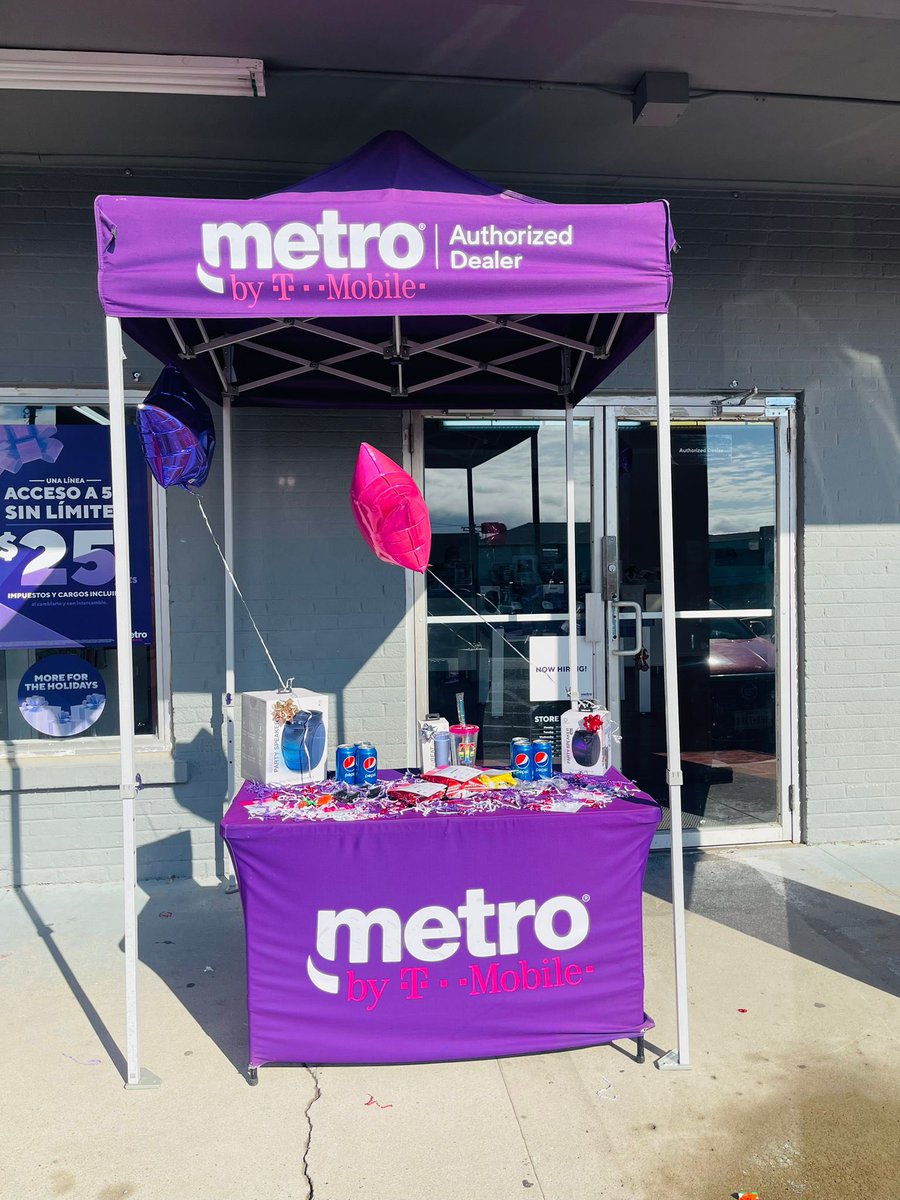 UsaCellular's tweet image. Great Saturday in El Paso! Cellular USA ready for another great day! Together everyone achieves more🙏💥@Ali_Mehdi4 @tripanuj @JohnnellRoberts 💪@NRobles23