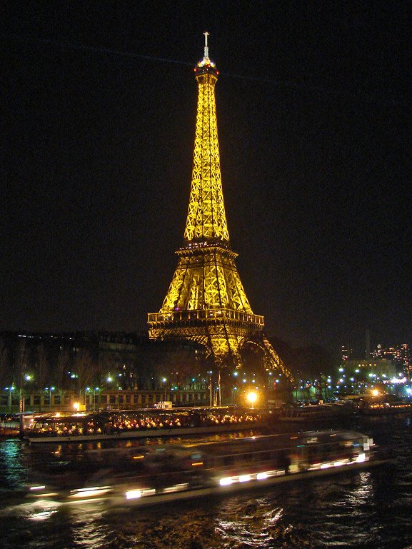 La Tour Eiffel vue de nuit. #Paris #photograghy Flickr