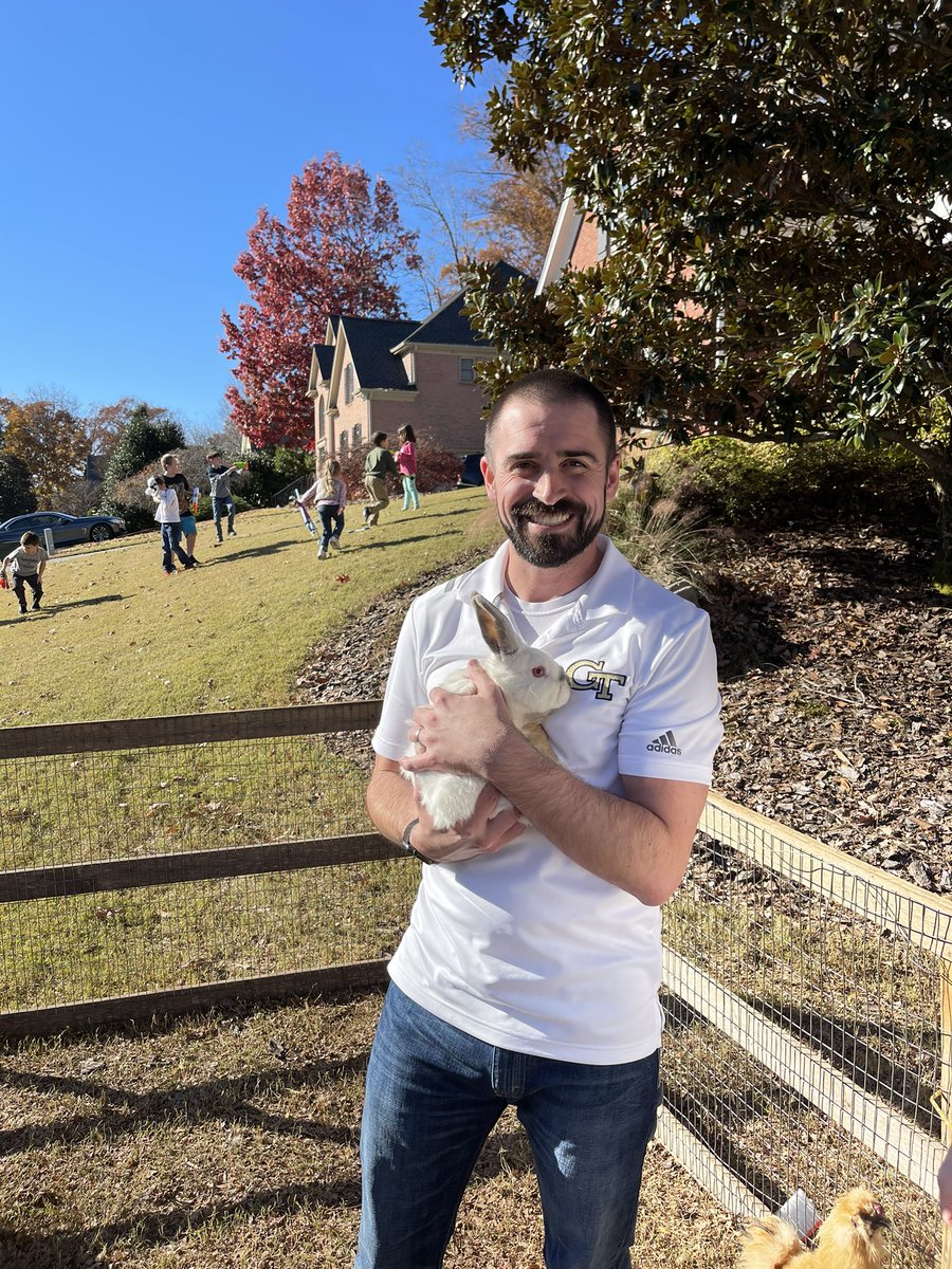 Surprise birthday party from @PamelaCormack included <a href="/TheVarsity1928/">The Varsity</a> and a petting zoo! 👍👍😎😎