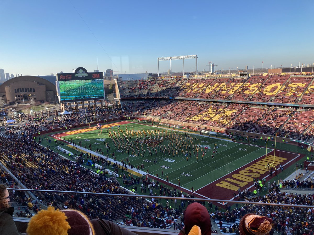 KatieWinslow7's tweet photo. Thank you @mncorn for the tickets and partnering with @GopherFootball! #BlueCrossMN #GopherGameDay https://t.co/JARhPEZc1H