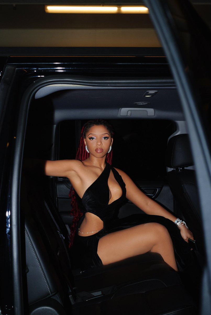 ChloeBailey's tweet photo. get in loser
we’re going shopping 😋 https://t.co/x4BXXcaHEl