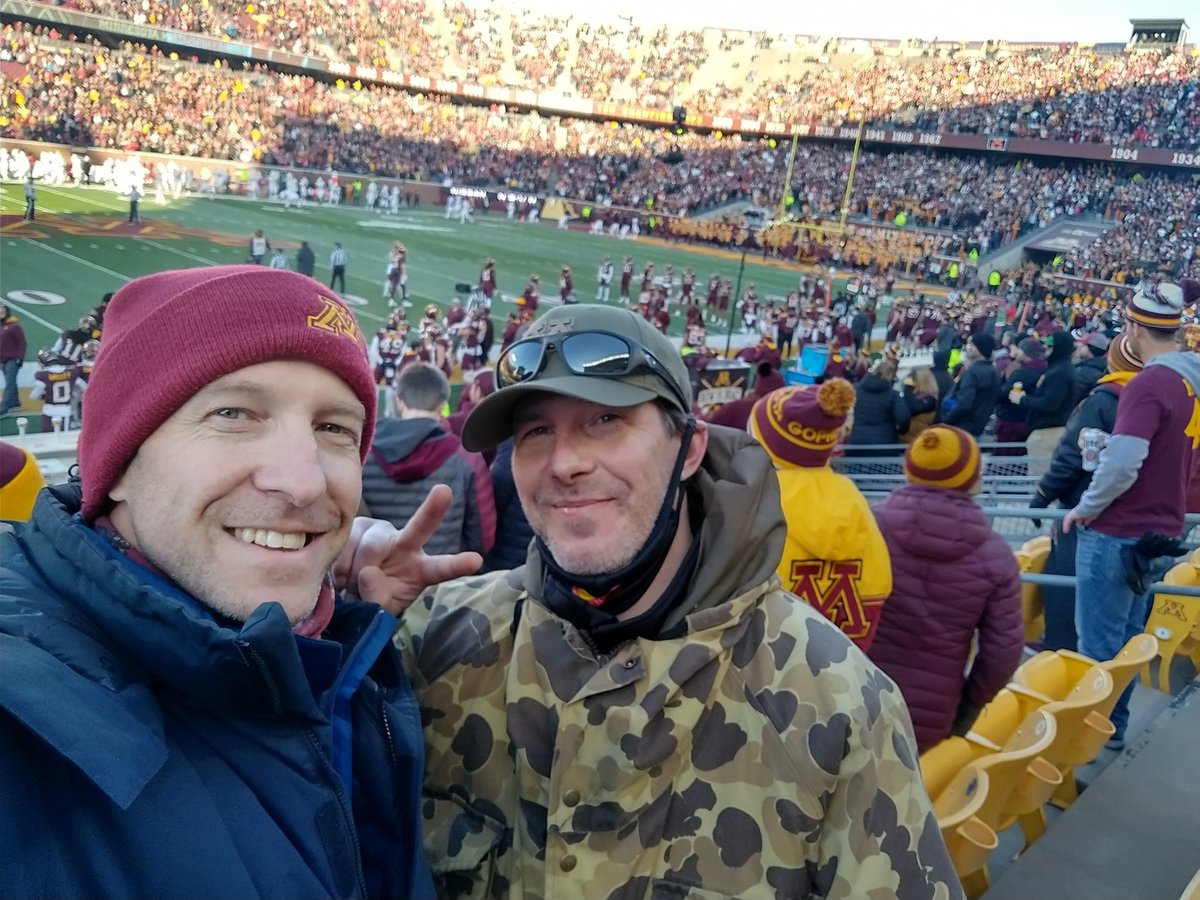 PhysicianOnFIRE's tweet photo. Cheering the Gophers on to victory with my brother! #GopherGameday #Bluecrossmn https://t.co/V6oGPELNWL