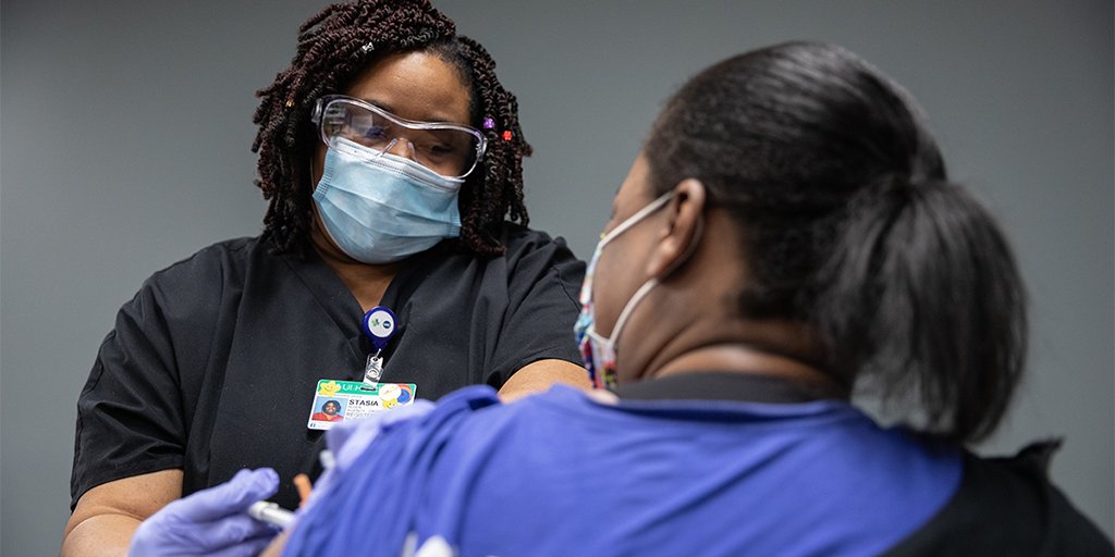 Adults age 18+ are eligible for COVID-19 boosters (Pfizer + Moderna) if it’s been six months since their second vaccine dose. 💉 Learn more about booster eligibility and schedule an appointment today. bit.ly/3HL0rIE