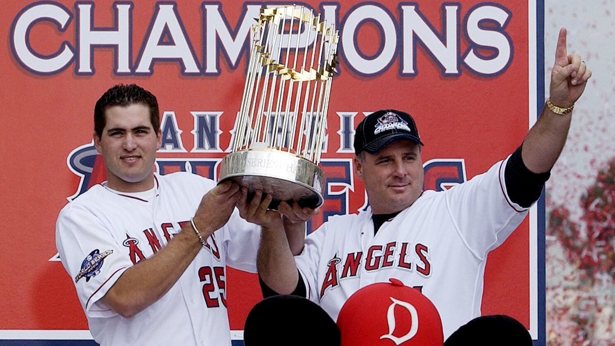 CCL_Baseball's tweet photo. Wish a Happy Birthday to the California Collegiate League's, Mike Scioscia! 🙌🥳🥂

✅ 3-Time @MLB World Series Champion
✅ @USABaseball Manager
✅ Manager for the @Angels for 19 seasons
✅ 13-Year playing career with the @Dodgers 
  
@Conejo_Oaks #ABDG #CCLBaseball #ForGlory https://t.co/O7iqULv3f8