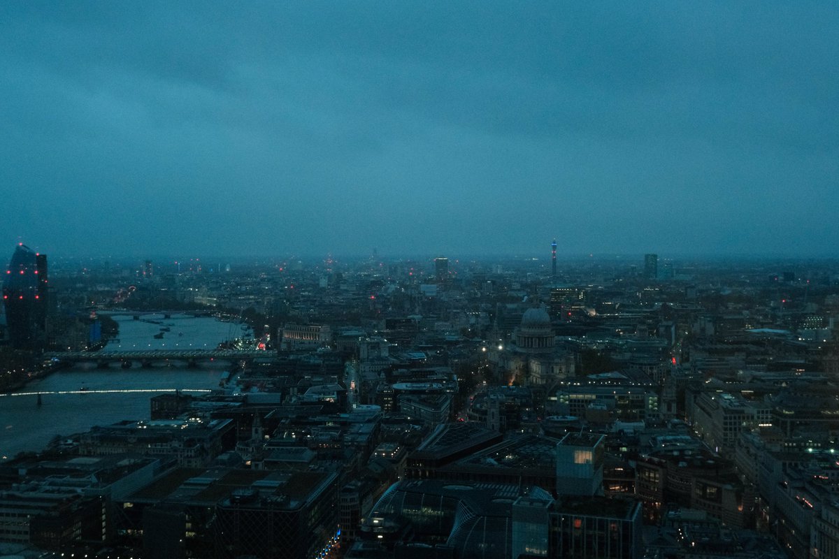 aljndrmrc's tweet photo. London at dusk https://t.co/bVRsAgeVwP