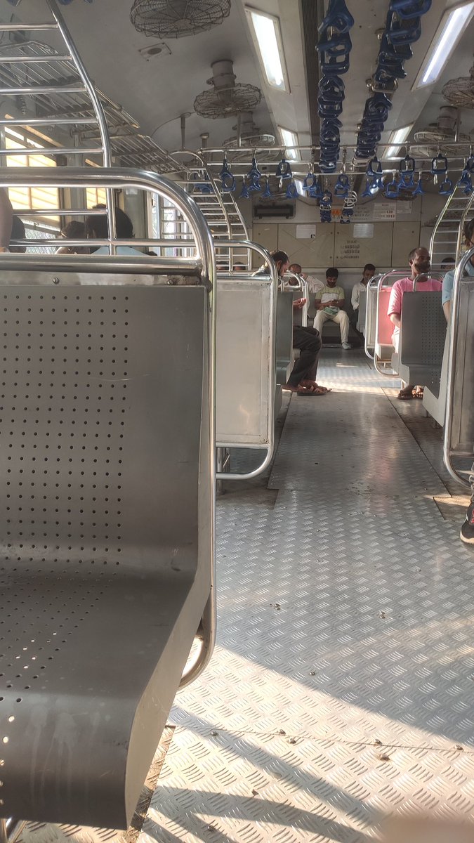 hash62's tweet image. #BombayLocal Traveling second time in as many days after last boarding a local 20 months back.