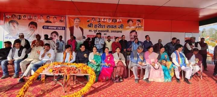 INCUttarakhand's tweet photo. प्रदेश अध्यक्ष श्री @UKGaneshGodiyal जी, पूर्व मुख्यमंत्री श्री @harishrawatcmuk जी ने गत दिवस विधानसभा यमकेश्वर के डांडामंडी में आयोजित जनसभा में प्रतिभाग किया, कार्यक्रम में कई युवा साथियों ने कांग्रेस पार्टी की सदस्यता ग्रहण की। https://t.co/OF0xfq27yy