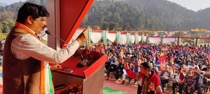 INCUttarakhand's tweet photo. प्रदेश अध्यक्ष श्री @UKGaneshGodiyal जी, पूर्व मुख्यमंत्री श्री @harishrawatcmuk जी ने गत दिवस विधानसभा यमकेश्वर के डांडामंडी में आयोजित जनसभा में प्रतिभाग किया, कार्यक्रम में कई युवा साथियों ने कांग्रेस पार्टी की सदस्यता ग्रहण की। https://t.co/OF0xfq27yy