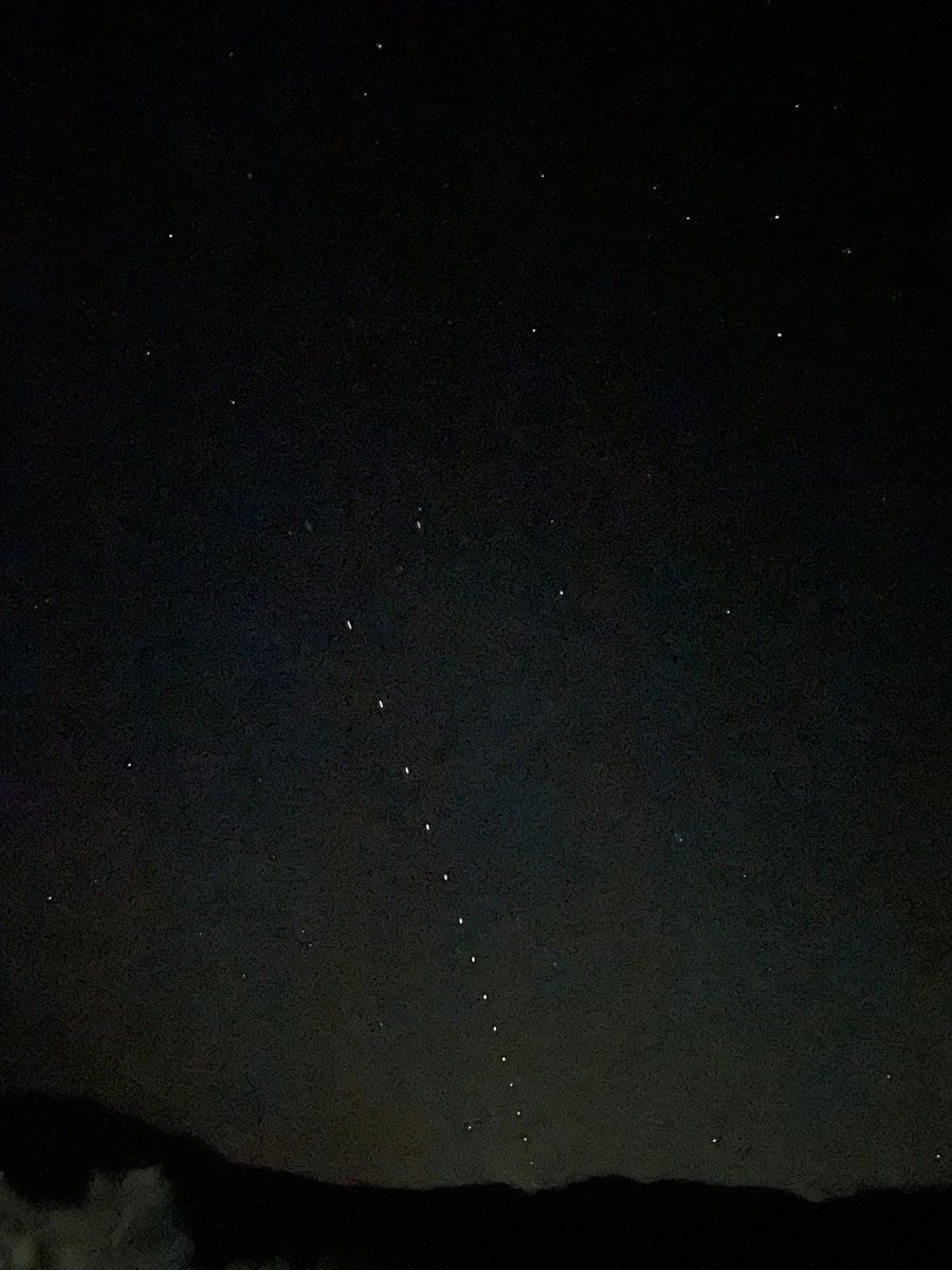 reddeemergencia's tweet photo. Esta noche cerca de las 23:15hrs Tren de Satélites de #Starlink sorprendió a varias localidades de Ñuble y Bio Bio.    cc @biobio @Cooperativa @adnradiochile https://t.co/AQB2CnR1Xo