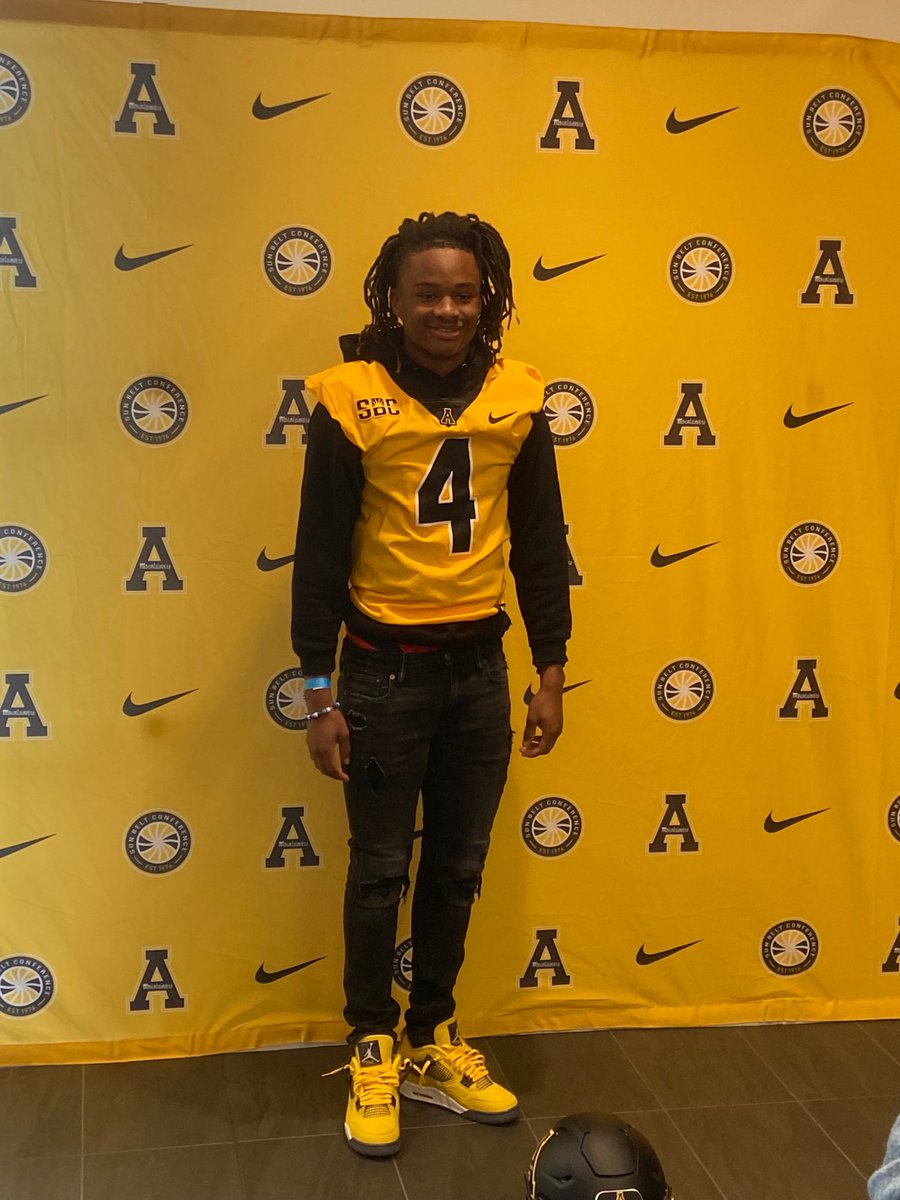 AHSCougarsFB's tweet photo. ‘23 Safety ⁦@MillsDeshaun⁩ up at App State today! We’ve got some dudes. #CougarPride #RecruitTheHigh https://t.co/Wgoj2Ydi7a