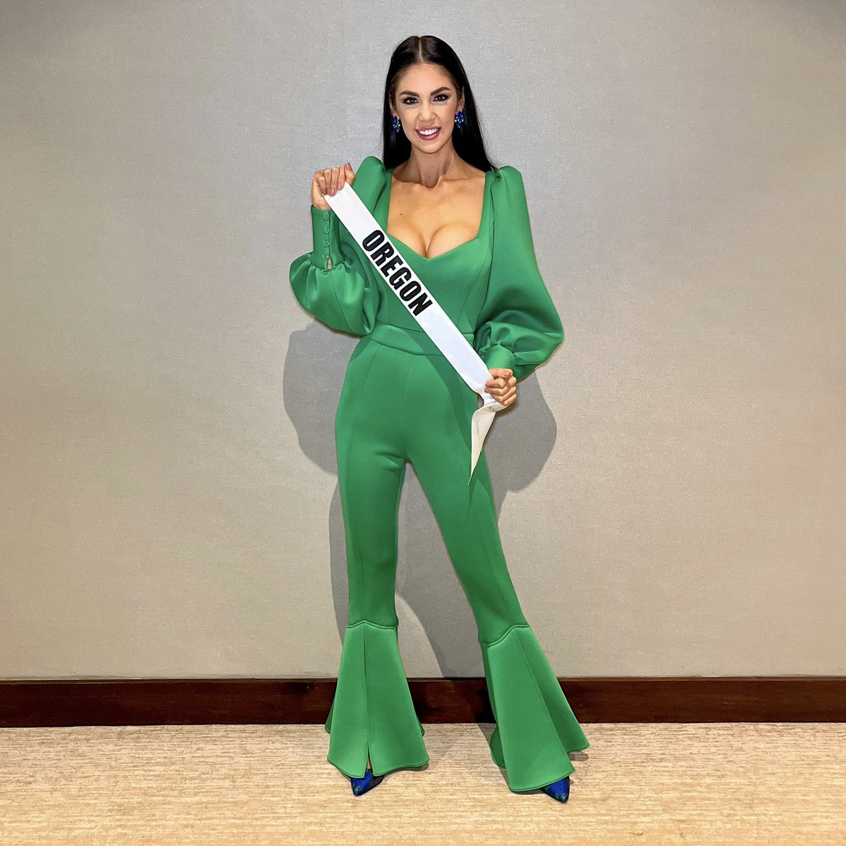 MissORUSA's tweet photo. Opened up my heart today for a wonderful panel of judges!
All three phases of the preliminary competition are all complete! So grateful for this opportunity ✨
📸 georginavaughanphotography
💄 oliviarosebeauty
Outfit customfitbymichelle
#missoregonusa #allisoncook #missusa https://t.co/lZVPca6C3M