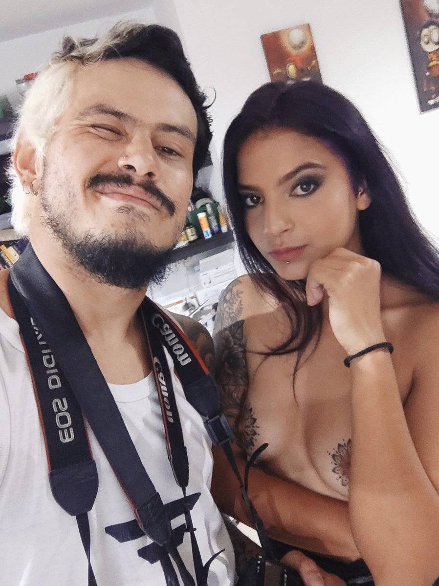 LoboPhotograph's tweet photo. En la sesión de hoy también estuvo Pau y quedaron muyyyy lindas! Si subimos seguidores por acá les comparto alguito más 😁😍.
.
#thelobos #sexygirls #photoshoot #FotoDelDía #mood https://t.co/JXA1syglpe