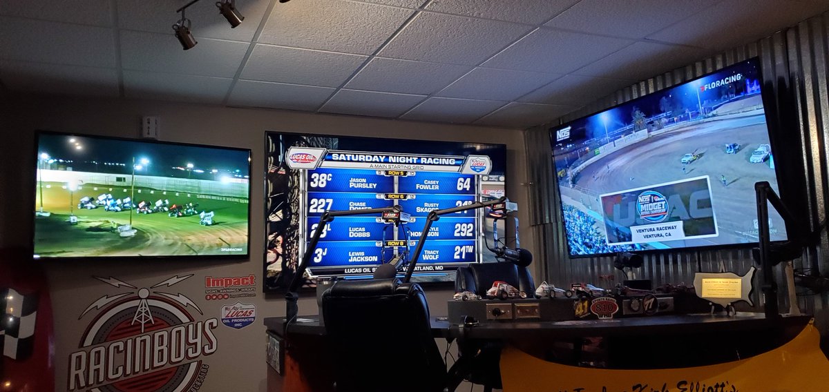 RacinBoysScottT's tweet photo. Getting my racing fix tonight. Watching @lucasspeedway on @MAVTV, #TurkeyNight and the #CopperClassic on @FloRacing https://t.co/CDB6GrmDYi