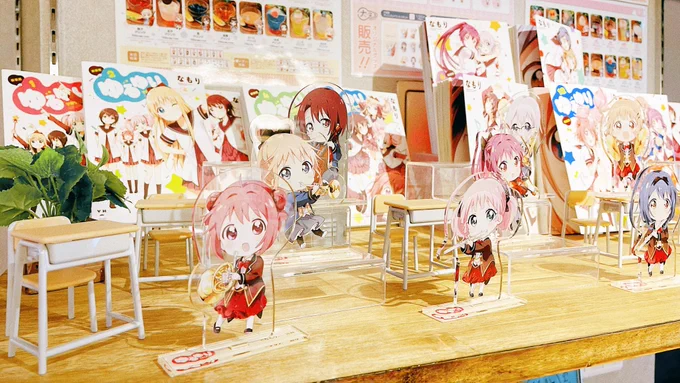 先日はcafe&amp;bar MENUさんにお邪魔してきました!グッズめちゃめちゃ可愛く並べていただいててすごかった… 花子様カレーおいしかったです🍛
こちらコラボ11月30日までです!✨ 