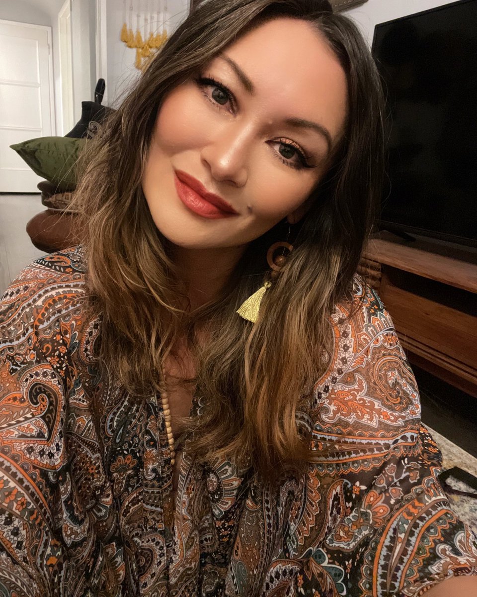 MaryChristinaB's tweet image. Hope everyone had an amazing time with loved ones on Thanksgiving. Have a blessed weekend. Love &amp;amp; gratitude 🙏🏼❤️🍁☺️✌🏼 #gratitude #thankful #themcb #marychristinabrown