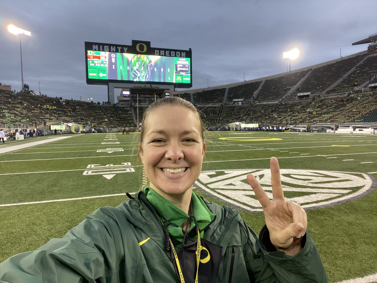 mrobertson9's tweet photo. Been a memorable and amazing 16 years. Grateful for all the people that I have been able to cross paths with and would not have traded a moment. Once a Duck, Always a Duck 🐥! 

On to the next adventure… https://t.co/1mjMsuI9ck
