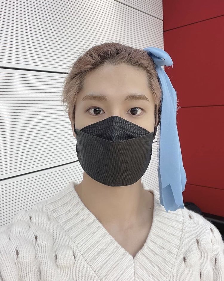 Jisugng's tweet photo. Hereby I break the monotony by uploading these photos that I've been meaning to post for a long time. Are you bored as much I am? Even if you read it backwards, it will still make sense. This is the time of year to be cold. https://t.co/1Gj1Quspev