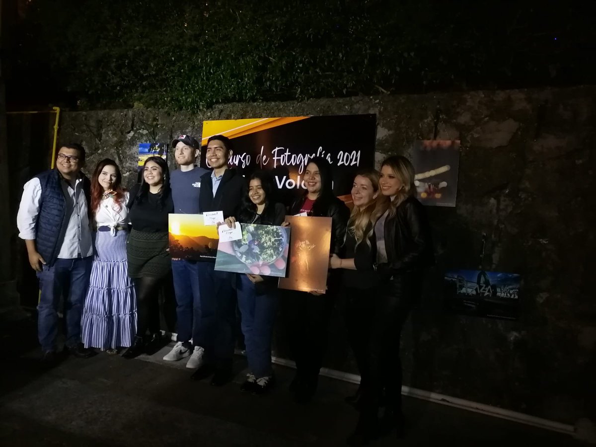 kvanegas24's tweet photo. Siempre he querido ver mis fotos en exposiciones y ahora llegó el primer día con todo y premio.
#ThanksGood 💚🤩
Entre 80 fotos ganamos tres 🙌💫 https://t.co/NxqYIPacP1