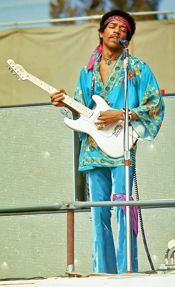 Remembering the legend Jimi Hendrix
(November 27, 1942 - September 18, 1970) Happy birthday Jimi! 