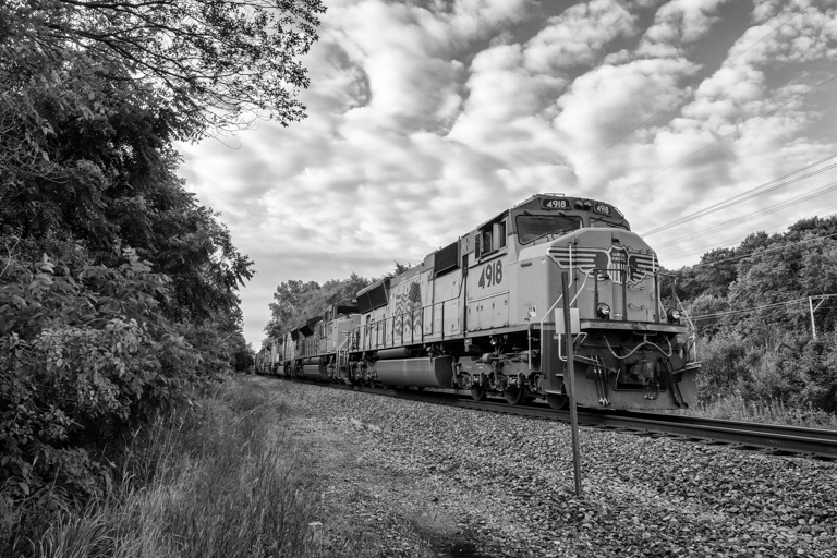 BubbaMn's tweet image. UP 4918  
Nik Collection, Nik Silver Efex #NikCollection #niksilverefexpro #niksoftware #nik #blackandwhite #bw_photooftheday #bnw_captures #bnw #bw #bw_perfect #bw_captures