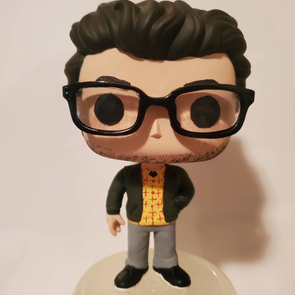 hellafunkoerin's tweet photo. I forgot to post these here but last weekend, I made a #RichieTozier custom funko! Richie is hands down my favorite character, and I was always bummed we never got adult #LosersClub funkos! So I rectified that. #customfunko #custompop #customfunkopop #BillHader @StephenKing https://t.co/t17nNK7Qvh