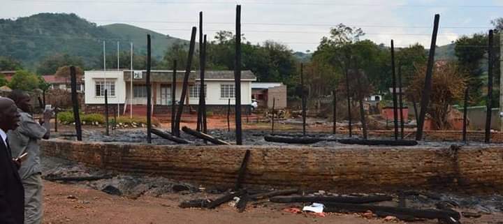 WOmubanda's tweet photo. @UNGeneva The indigenous Ugandans are killed, jailed, brutalised &amp; their land - grabbed. Ugandans are bleeding! Is @KagutaMuseveni grabbing land for UK and Germany? No wonder the silence!
https://t.co/zi2wTob5Ue
#DnA
#NoMore 
#UgandaIsBleeding
#UgMoving4wd
@IMFNews
@IntlCrimCourt
@hrw
@UN https://t.co/pBdaGAISC0