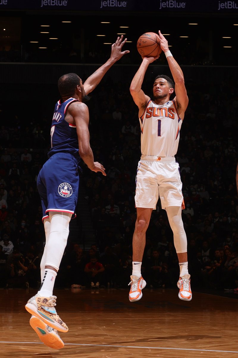 BleacherReport's tweet photo. Suns beat the Nets to extend their winning streak to 16 ☄️ https://t.co/QC8ZFawtbB