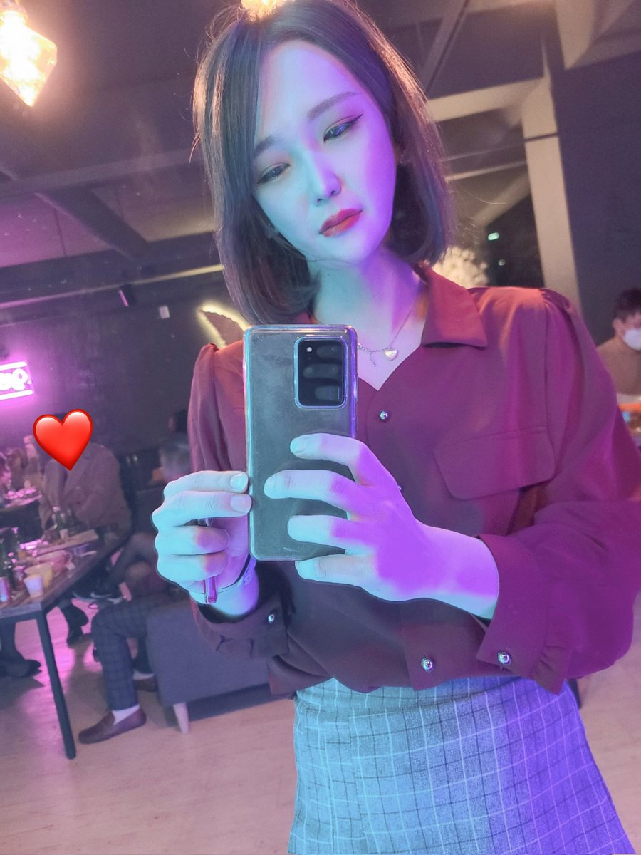 서울은 참 많이 추웠다
서울사람은 눈치가 빠르다
서울사람 연기를 해도 아닌거 다 알더라
서울사람들은 리액션이 좋다
서울사람들은 가끔 연예인을본다
서울의 밤은 너무 밝다😆

영등포YOU 자주갈거같다😆😆

#시디 #부산시디 #트렌스젠더 #여장 
#영등포YOU