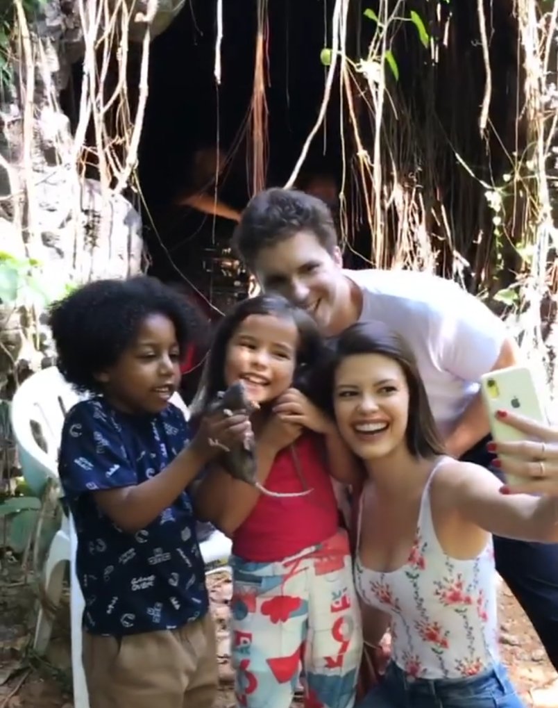 eukyraromantini's tweet photo. Família! ♥️✨ https://t.co/R615jScmmc