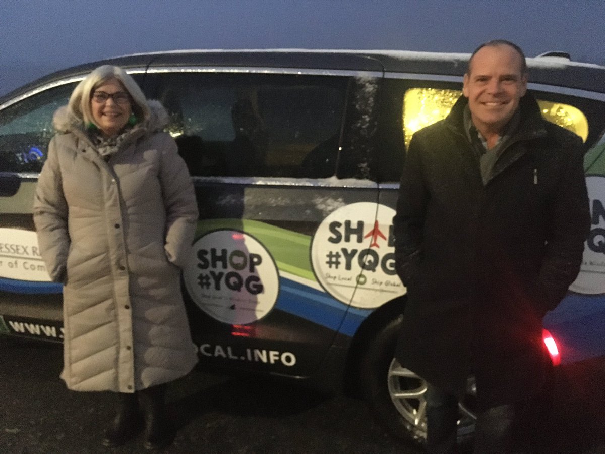 WERCofC's tweet photo. Thanks @ChrisLewisEssex for stopping by the #SupportLocal van ahead of the @Aburg_TownHall Santa Parade tonight! 
#showlocalsomelove #ShopShipDineYQG https://t.co/RVwfOZwEmJ