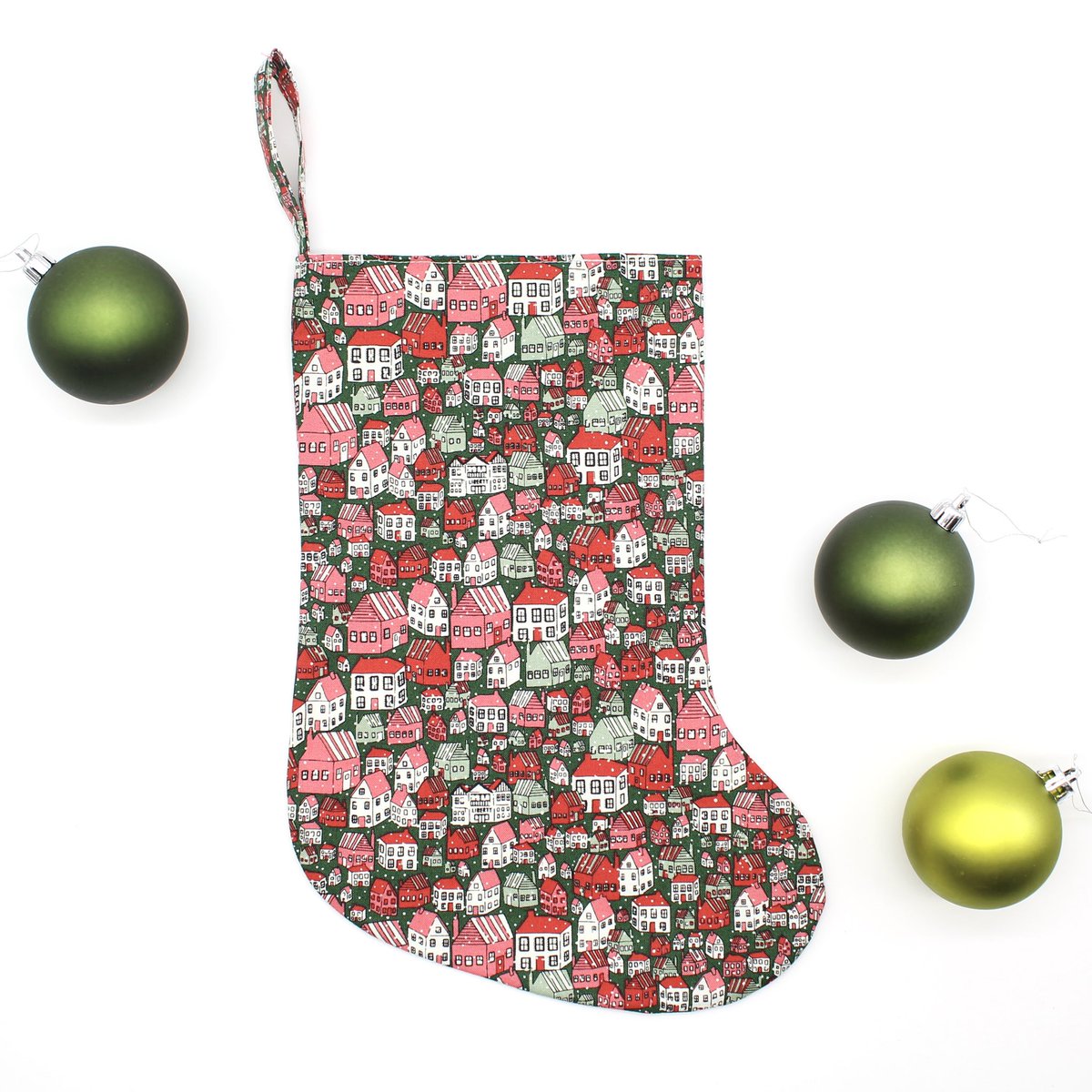 bellabitsnbobs's tweet photo. @saxtonmarketing Why not wrap your Christmas gifts in a fun, reusable handmade stocking and ditch the single-use wrapping paper this year! Find all of these and many many more on my Etsy shop🎄#sustainablechristmas #christmasstockings #handmadechristmas #libertyprint 

https://t.co/ZtcXwaI42R https://t.co/7qYQ4auvZD