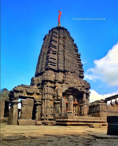 YogicWellness's tweet photo. Indian Heritage - Harishchandreshwar Temple of Shiv, 4000 years old, Located : Maharastra, India. #heritage  #proudindian #yogicwellness #culture #richheritage #hinduism #sanatandharma #jaishreeram #lordkrishna #harharmahadev #bharat #history https://t.co/pFWBvtoRv8