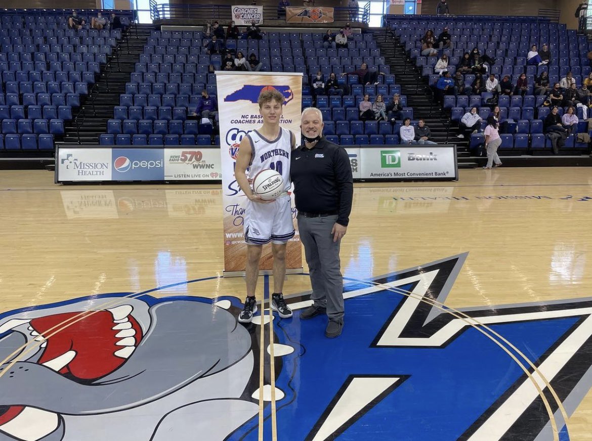 We were honored to participate in the NCBCA Coaches v Cancer Shootout today-thank you for having us! Nighthawks got the W against Kings Mountain, 65-57 😈 Leading Scorers:
<a href="/JacksonHelms4/">Jackson Helms</a> 24
<a href="/nolanhodge_7/">Nolan Hodge</a> 17
@MichaelJ112024 10
Congratulations to game MVP Jackson Helms 😎