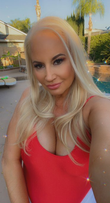 END OF THE MONTH SPECIAL!  Join my Of page NOW Through MIDNIGHT TUESDAY 11/30 and get a FREE FULL VIDEO