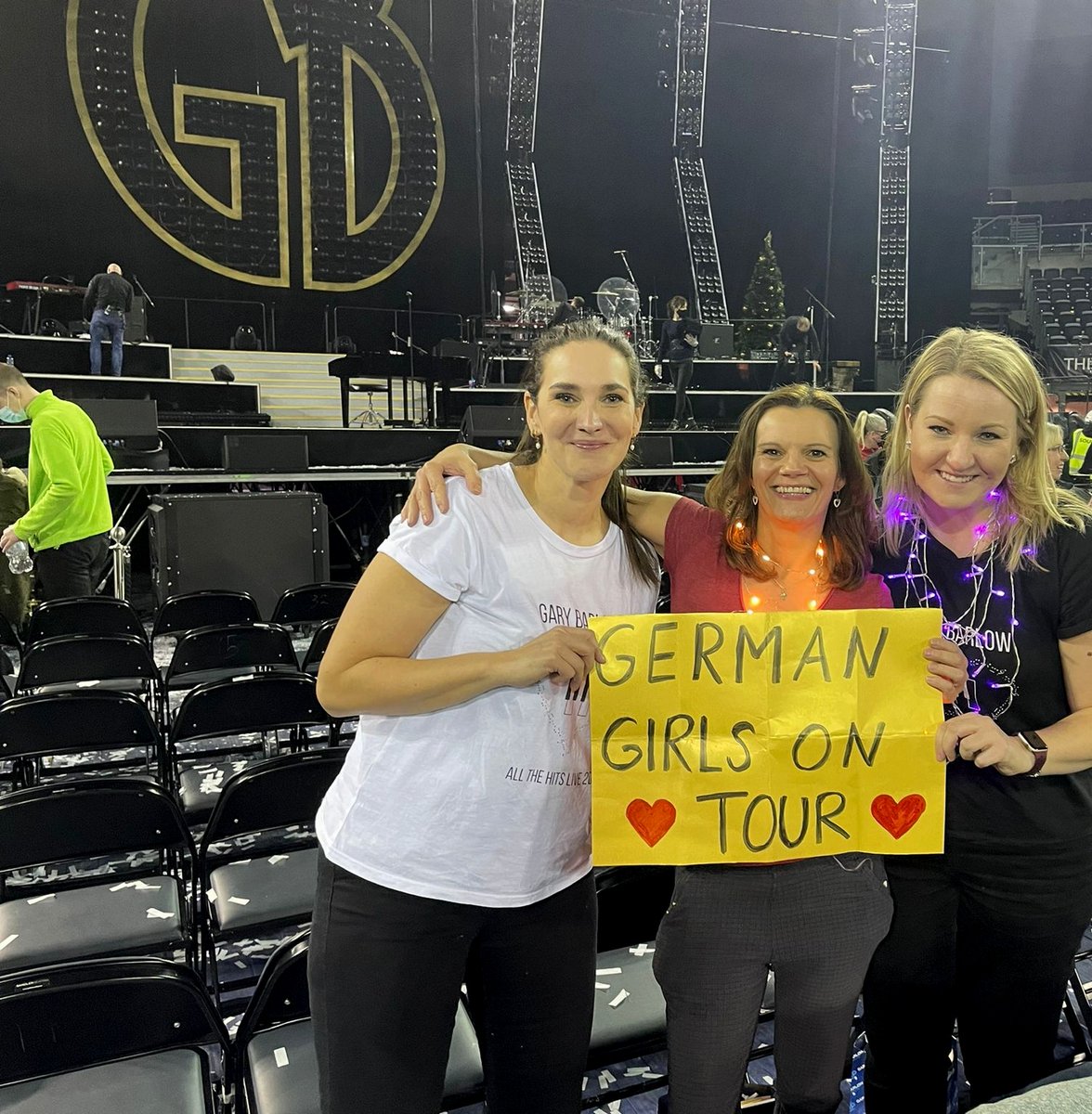 Steffichen75's tweet photo. @GaryBarlow thank you for the brilliant opening!!! We enjoyed every second! Your german girls! See you tomorrow 😘💗🎉🙏 #GBLive https://t.co/VU7cGO5lDJ