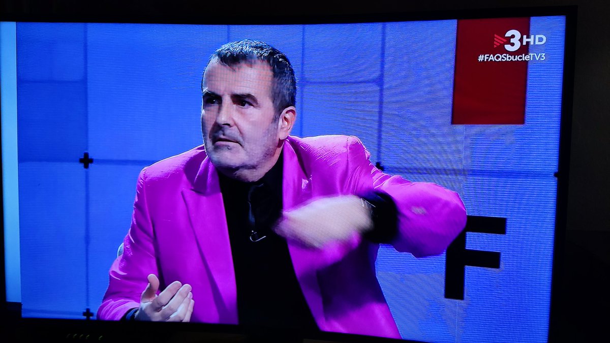 joeldiazbrah's tweet photo. Aquest senyor freak sempre és convidat a Tv3 en qualitat de científic i després l'únic que fa és vomitar ideologia a través d'una demagògia baratíssima disfressada de pedagogia. https://t.co/KVQhdBAKMK