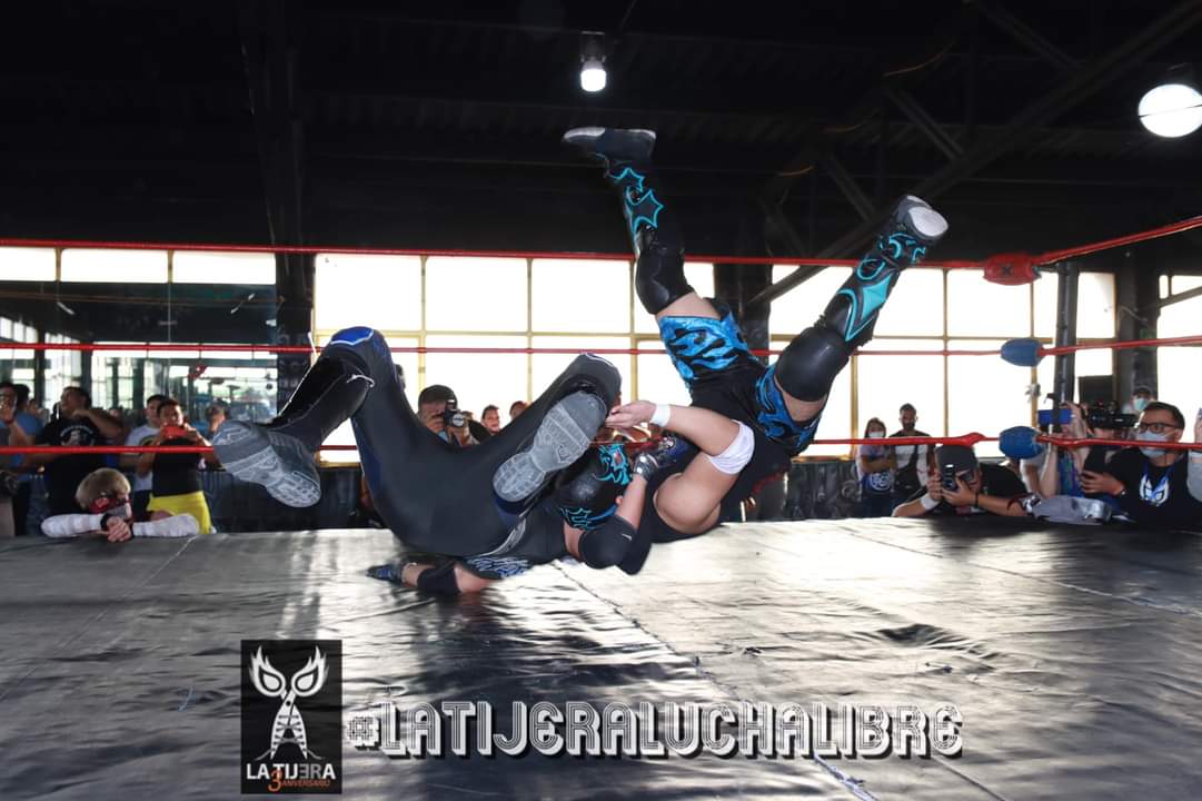 LaTijeraLucha's tweet photo. Arranca la función a beneficio de @MonsterClown1 en el #GymMictlan, donde #NightFuri se proclama campeona crucero de #PowerPig al derrotar a #ParkitaNegra, #PanteraIJr, #Diamond y # en una gran tarde para el integrante de #LosPsychoCircus...
#latijeraluchalibre https://t.co/o1OYQLI6RJ