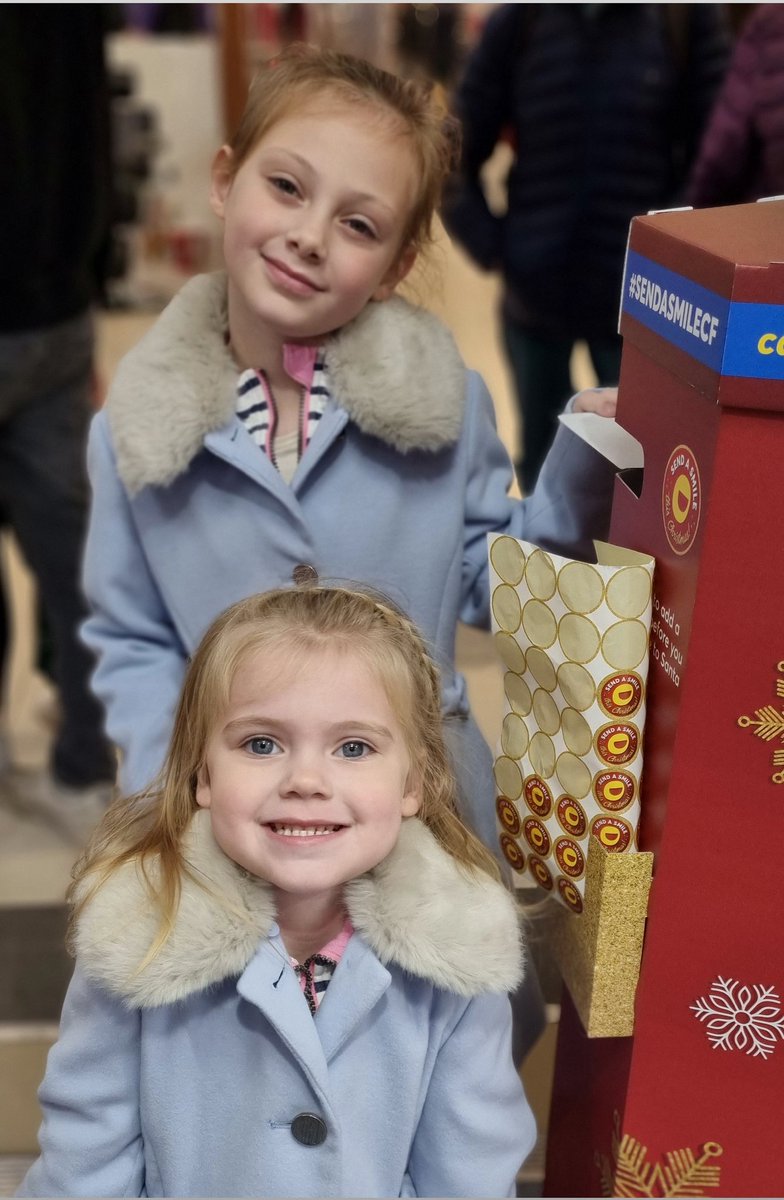 iDave35's tweet photo. The girls posting their #Christmas lists #sendasmilecf https://t.co/lf3PmscjZB
