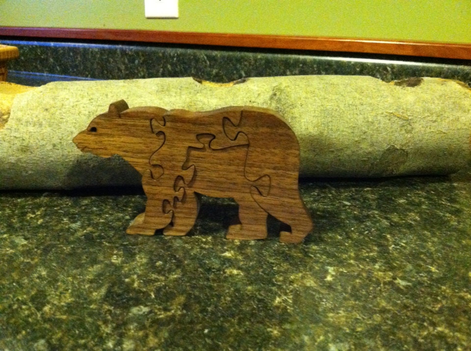 teaberry2011's tweet photo. Baby bear puzzle https://t.co/PWGFPT1cLC #Etsy #Teaberrywoodproducts #BearDecor https://t.co/JpS7PP1qhj
